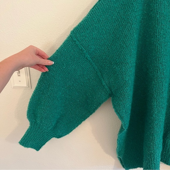 Fantastic Fawn Green Fuzzy Knit Oversized Sweater- Super thick/ cozy material - Picture 8 of 8